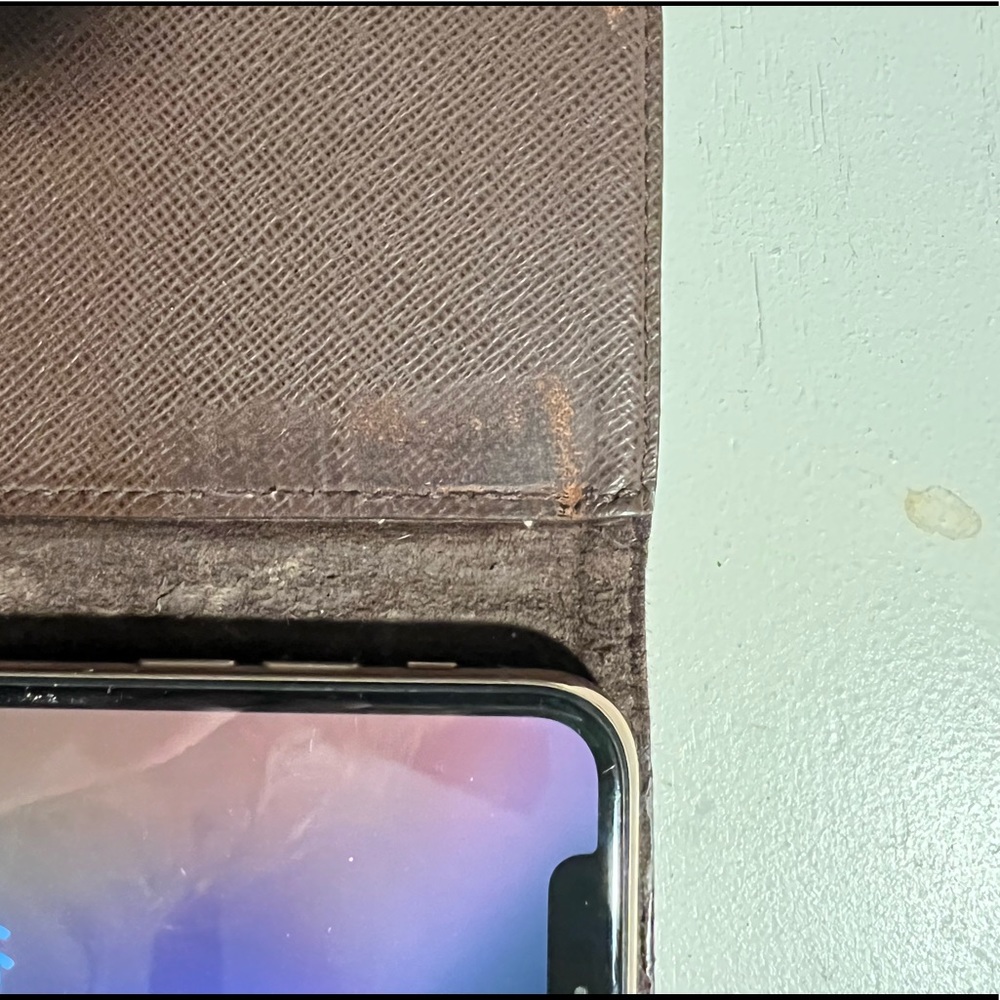 Louis Vuitton iPhone X/XS Folio - Picture 8 of 9